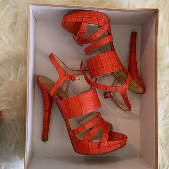 High hells - Picture 1 of 3